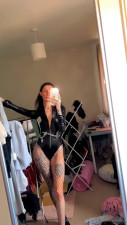 Aimeelawley Shows Off Slim Body In Latex And Fishnets
