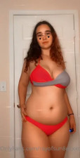 Rayofsunbabexxx Flaunts Her Curvy Body