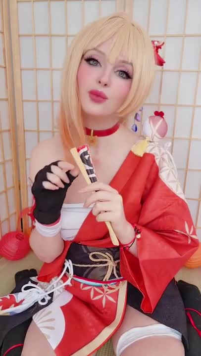 Mikomin Gets Horny When She Cosplays - ePornLeak